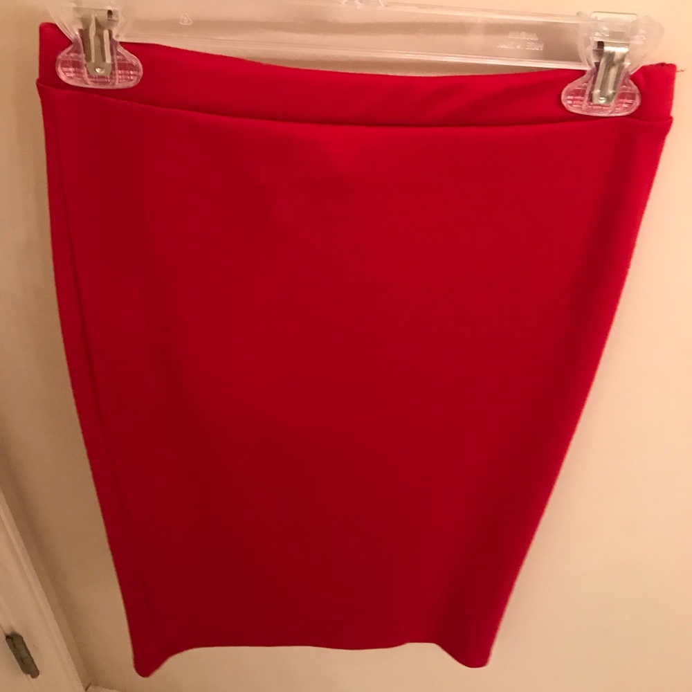 Moa USA red straight-line pencil skirt.